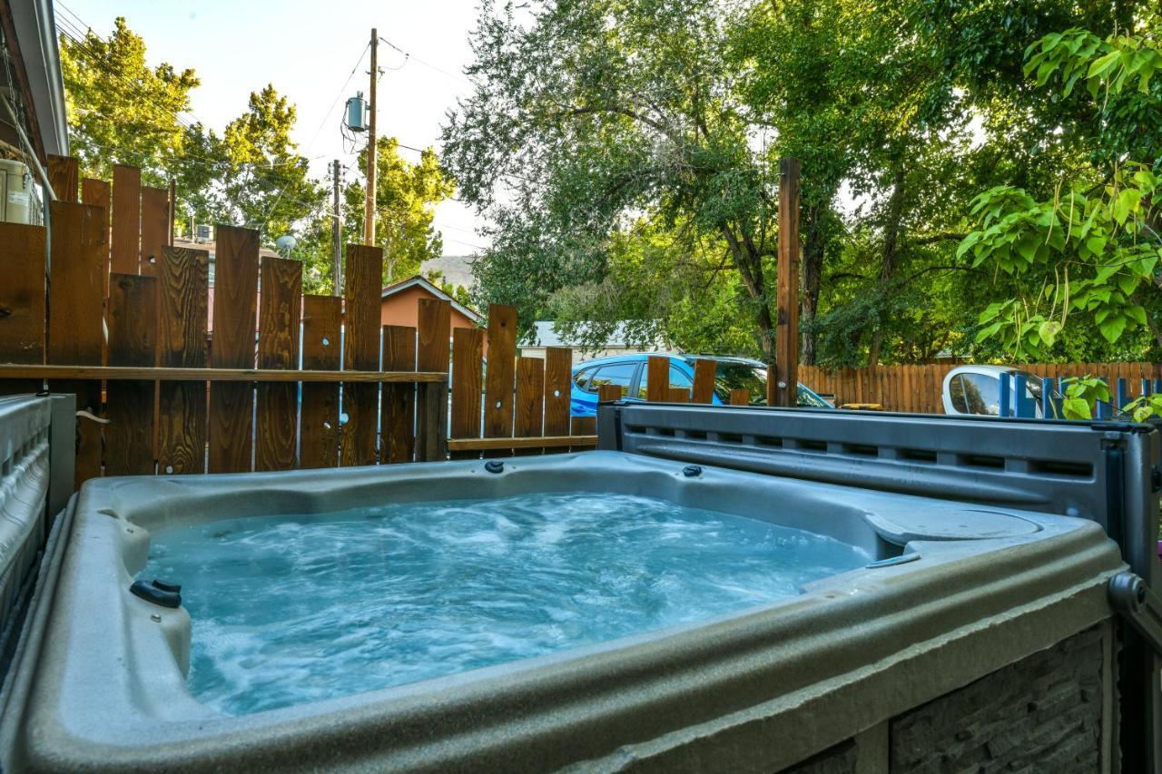Lodge 5 - Downtown Location. Studio With Shared Hot Tub. Minutes To Arches N.P. Moab Dış mekan fotoğraf